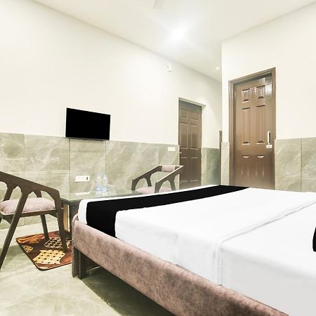 Hotel O Ravi & Banquet Lalewal Bagian luar foto