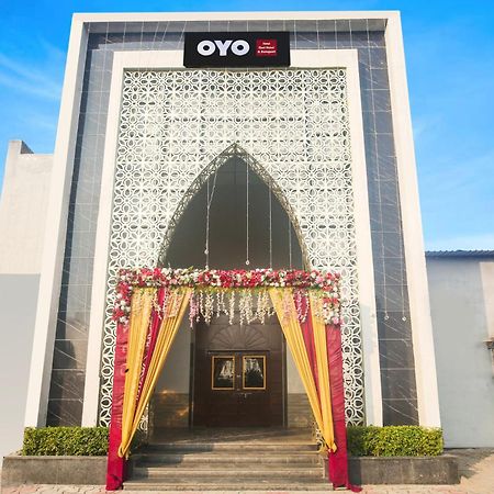 Hotel O Ravi & Banquet Lalewal Bagian luar foto