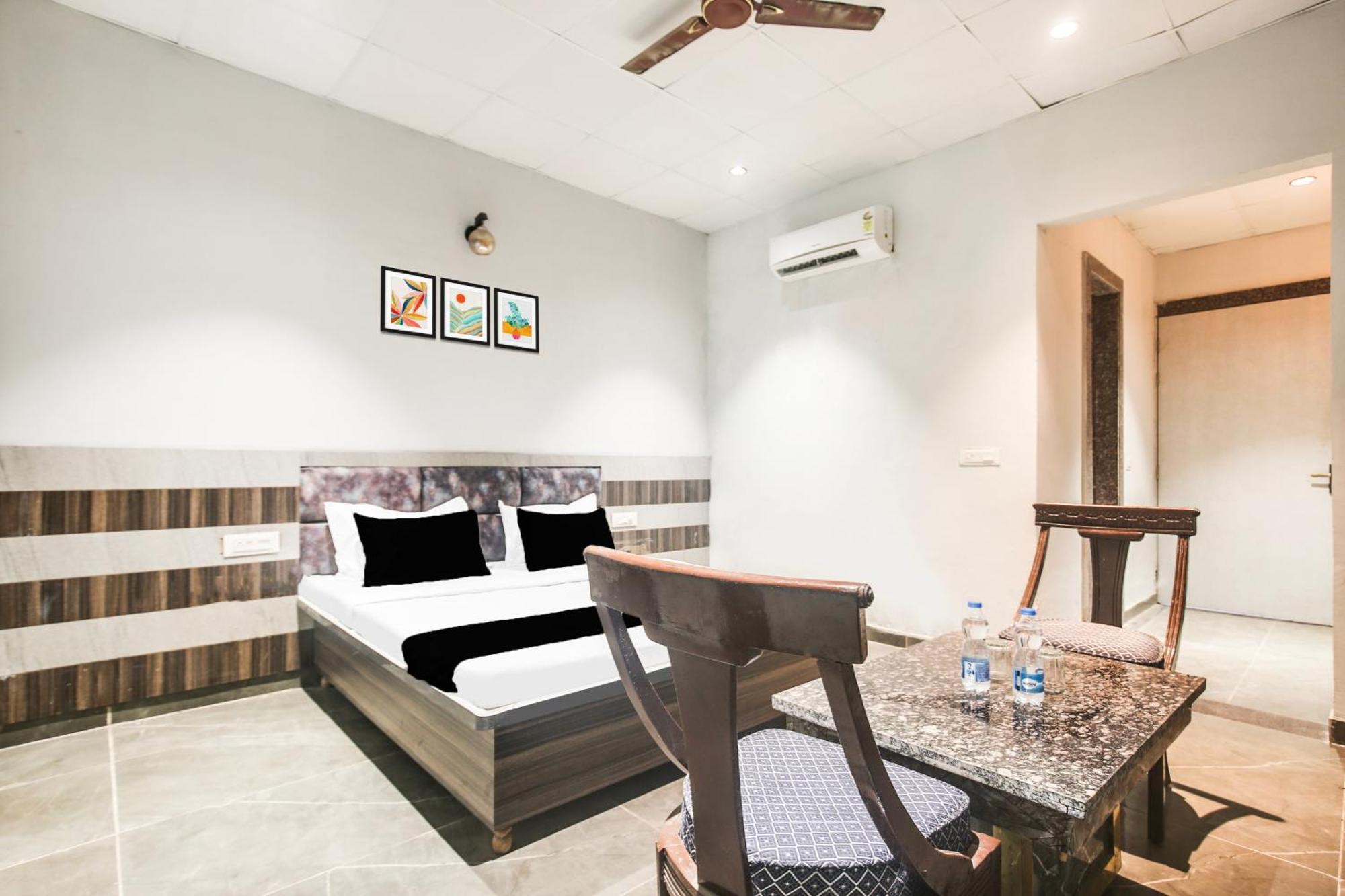 Hotel O Ravi & Banquet Lalewal Bagian luar foto
