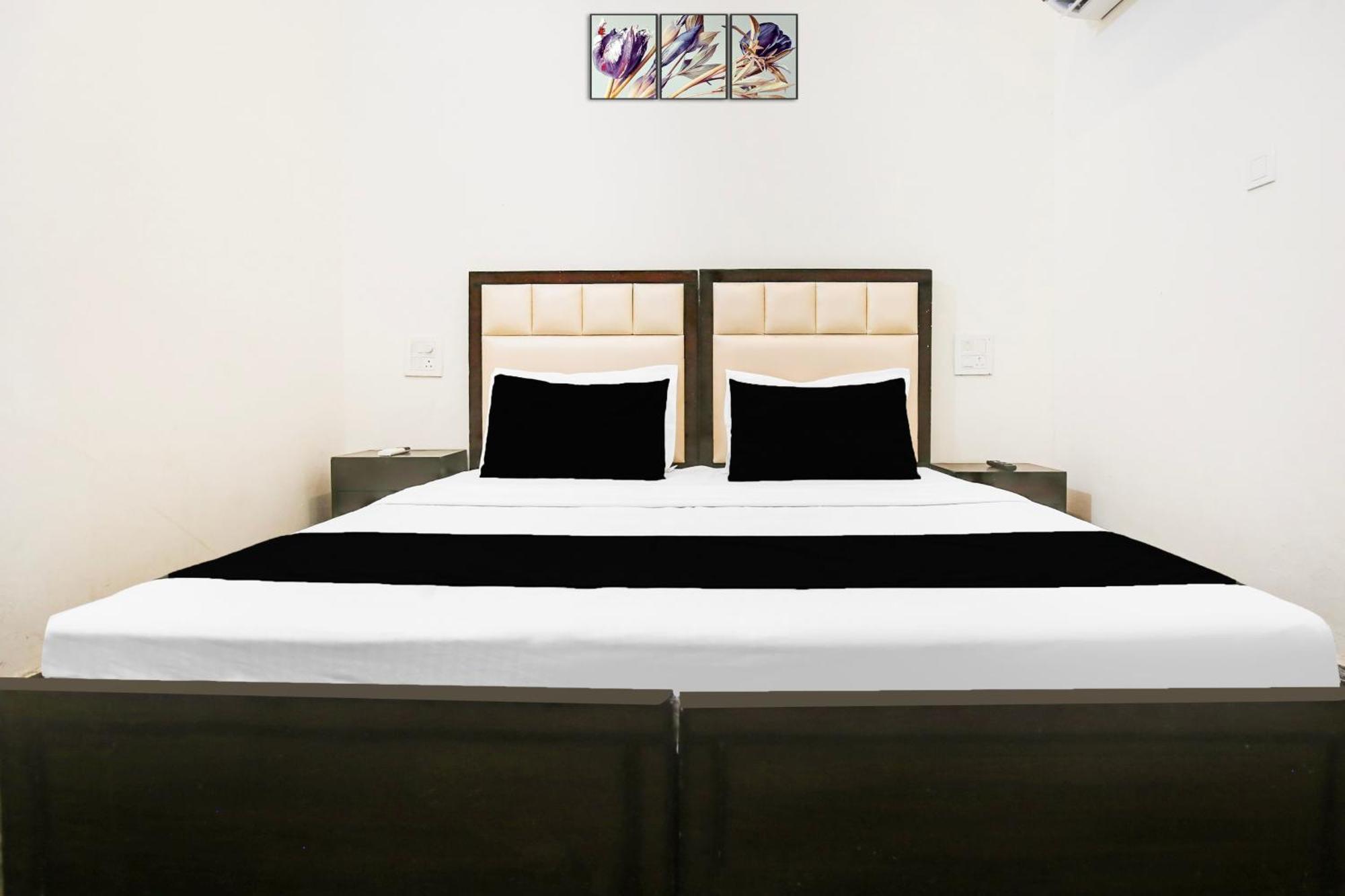 Hotel O Ravi & Banquet Lalewal Bagian luar foto