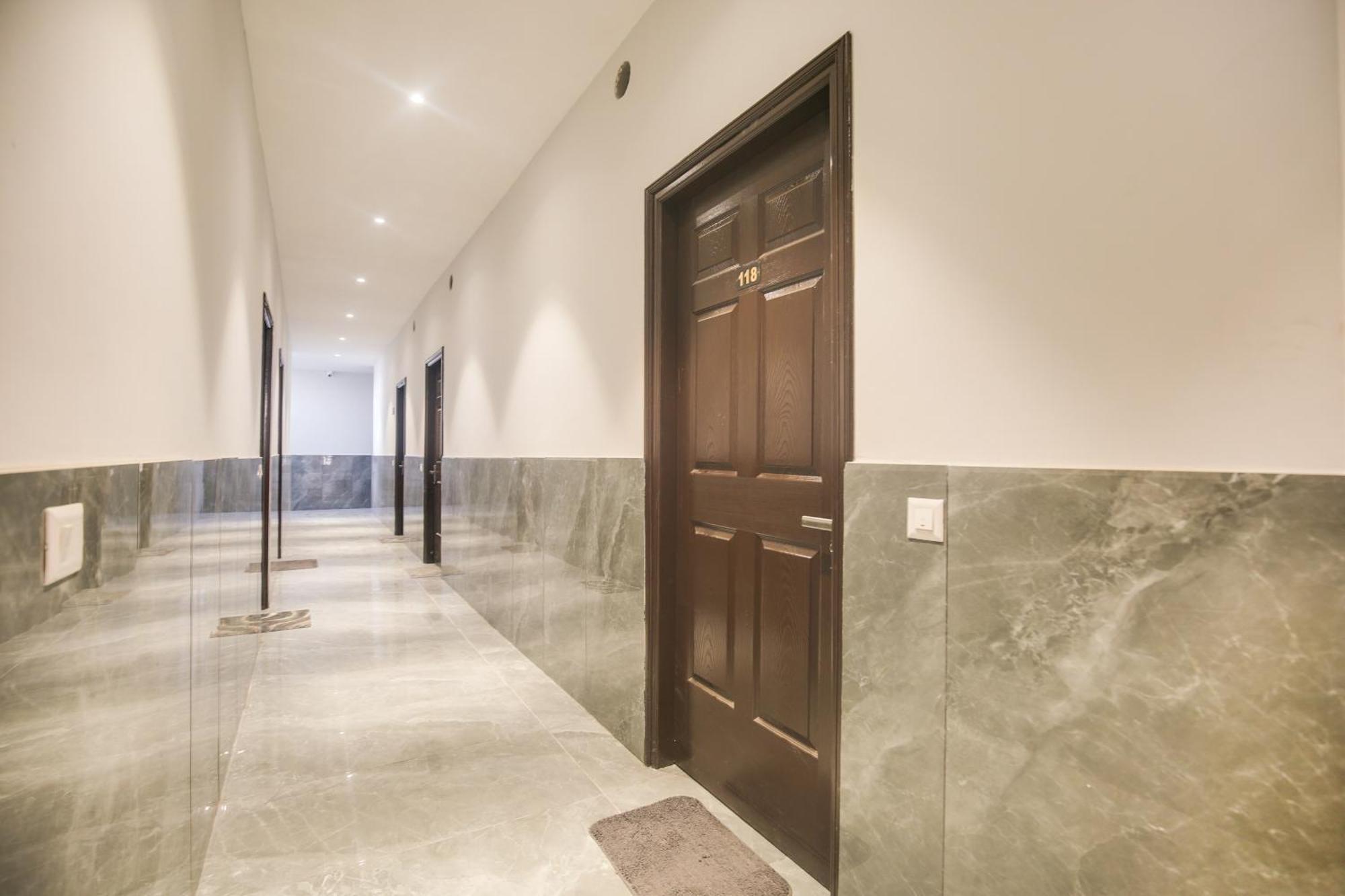 Hotel O Ravi & Banquet Lalewal Bagian luar foto